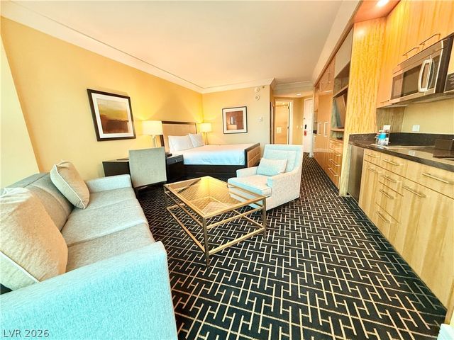 2000 North Fashion Show Drive 2309, Las Vegas, NV 89109