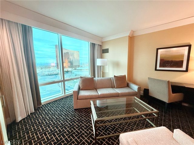 2000 North Fashion Show Drive 2309, Las Vegas, NV 89109