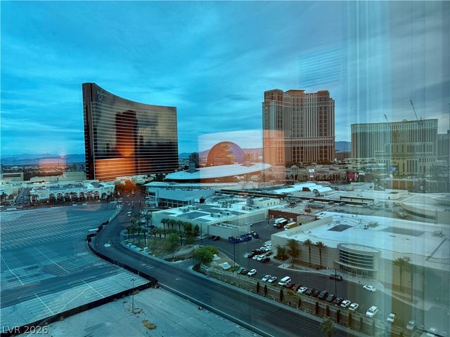 2000 North Fashion Show Drive 2309, Las Vegas, NV 89109