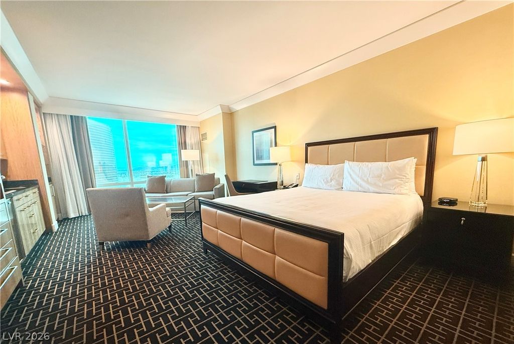 2000 North Fashion Show Drive 2309, Las Vegas, NV 89109