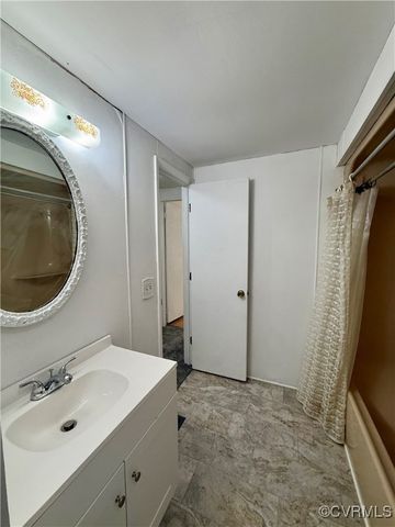 8739 River Rd, Lancaster, VA 22503