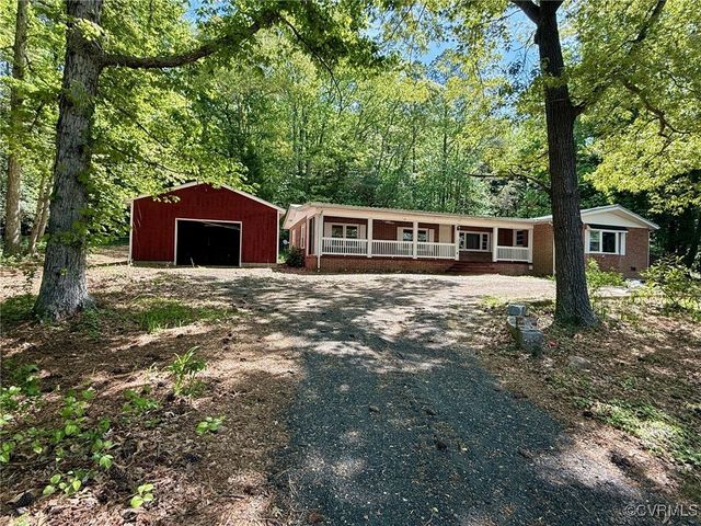 8739 River Rd, Lancaster, VA 22503