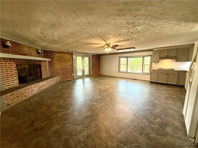 8739 River Rd, Lancaster, VA 22503