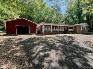 8739 River Rd, Lancaster, VA 22503