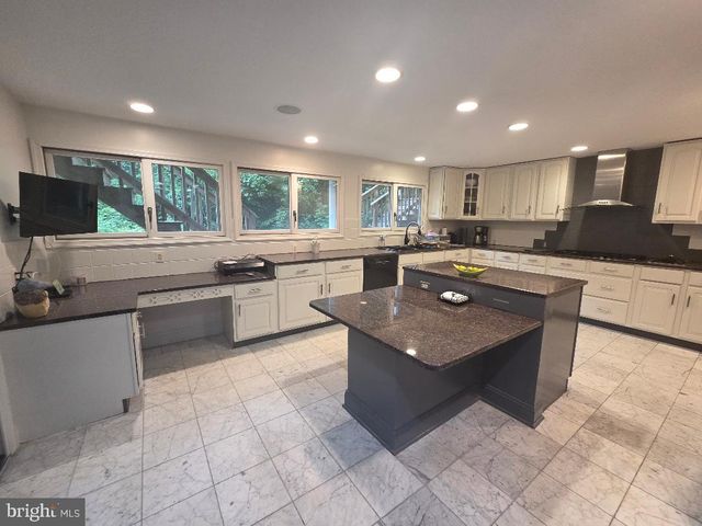 756 CAMP WOODS RD, Villanova, PA 19085