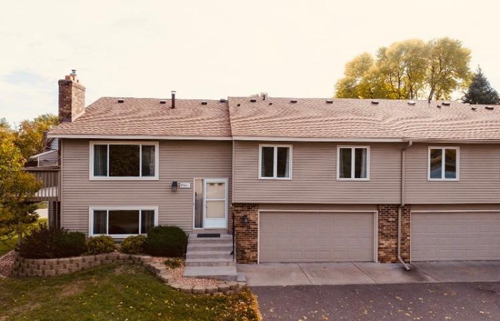 9981 106th Place N, Maple Grove, MN 55369 — photo 2