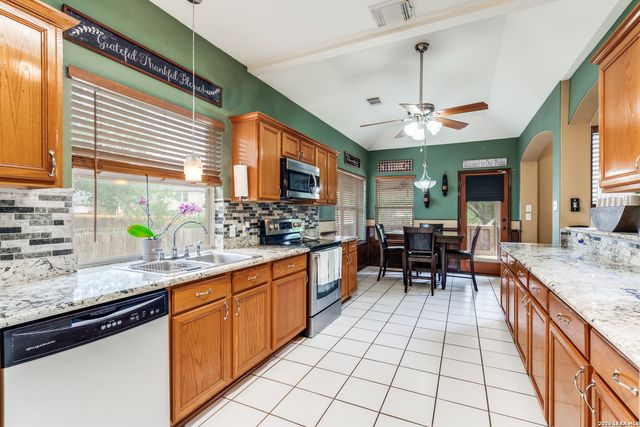 1643 Bold Cypress, Schertz, TX 78154