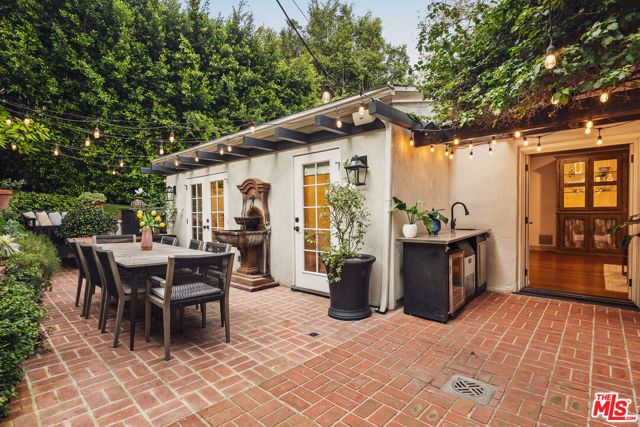 2055 Outpost Drive, Los Angeles, CA 90068