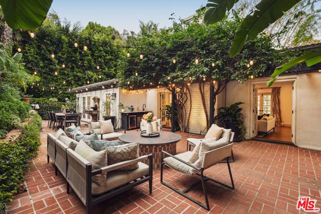 2055 Outpost Drive, Los Angeles, CA 90068