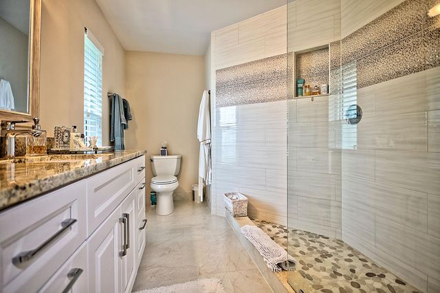 455 S Country Club Drive, Atlantis, FL 33462