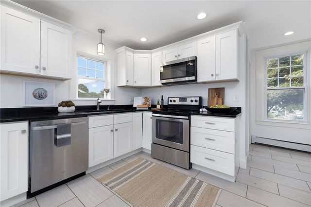 12 Blackwell Place, Newport, RI 02840