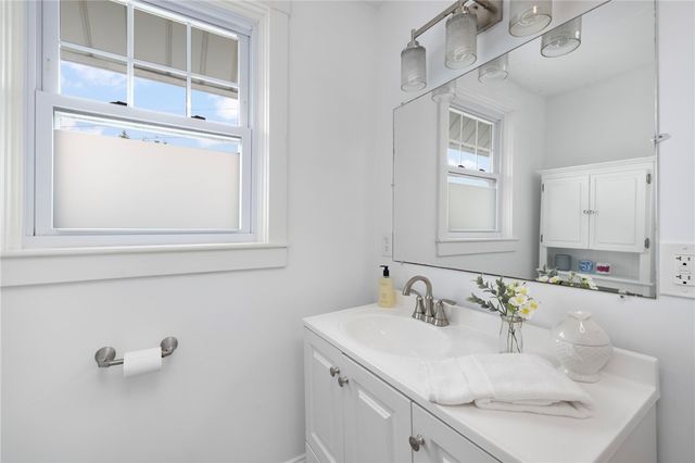 12 Blackwell Place, Newport, RI 02840