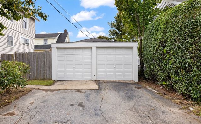 12 Blackwell Place, Newport, RI 02840