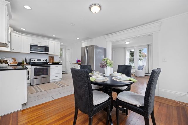 12 Blackwell Place, Newport, RI 02840