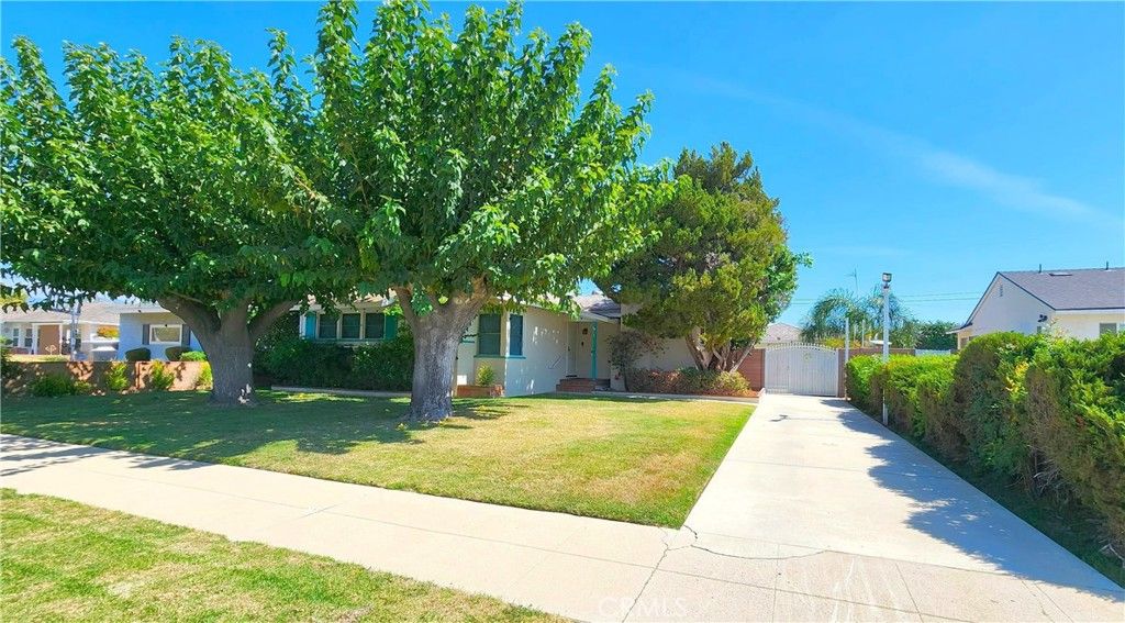 10132 Densmore Avenue, North Hills, CA 91343 — exterior
