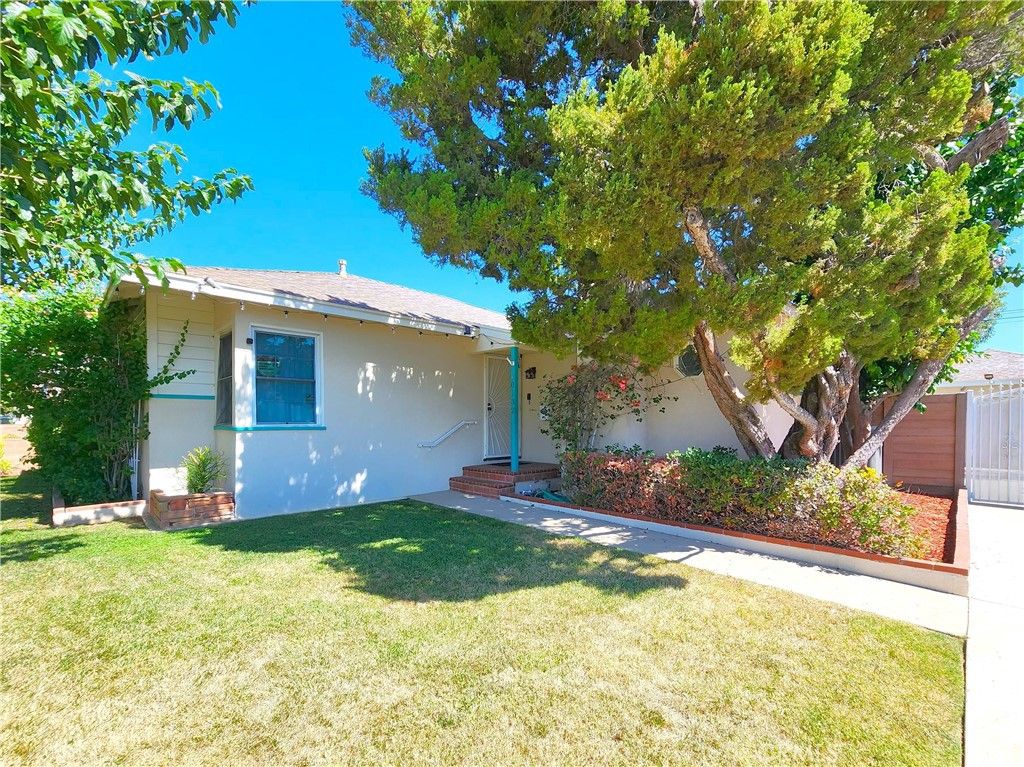 10132 Densmore Avenue, North Hills, CA 91343 — photo 2