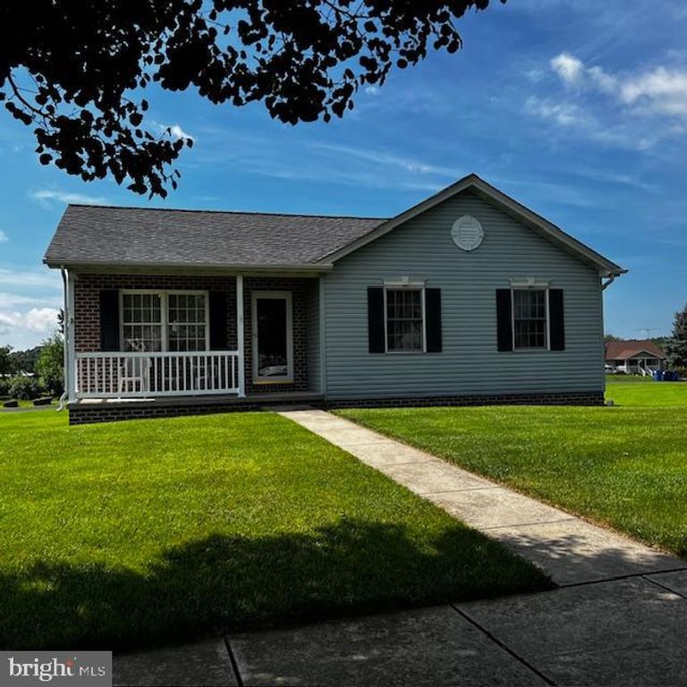 209 S COLUMBUS AVE, Littlestown, PA 17340