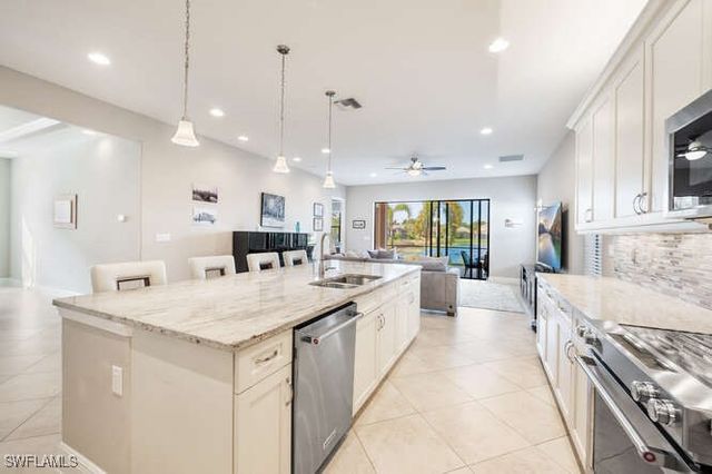 1641 Serrano CIR, Naples, FL 34105