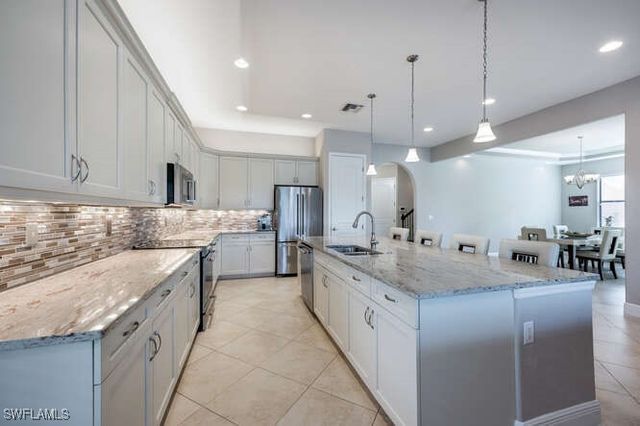 1641 Serrano CIR, Naples, FL 34105