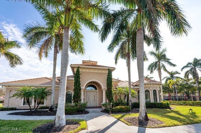 1641 Serrano CIR, Naples, FL 34105