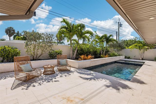 861 RAFAEL BOULEVARD NE, St Petersburg, FL 33704