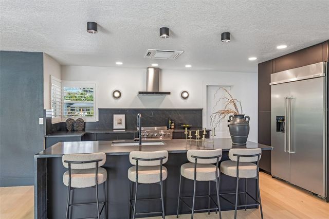 861 RAFAEL BOULEVARD NE, St Petersburg, FL 33704