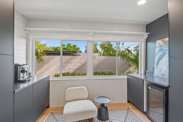 861 RAFAEL BOULEVARD NE, St Petersburg, FL 33704