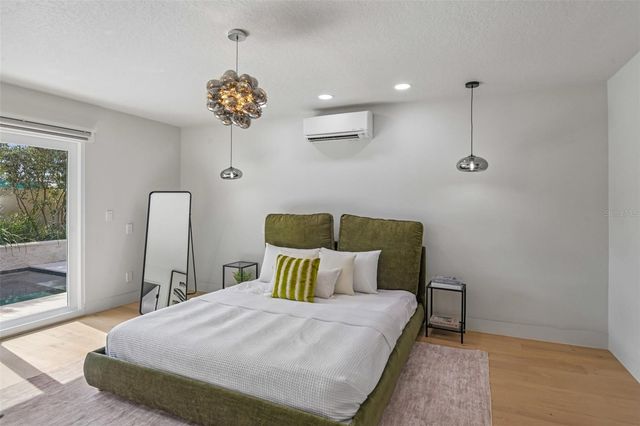 861 RAFAEL BOULEVARD NE, St Petersburg, FL 33704