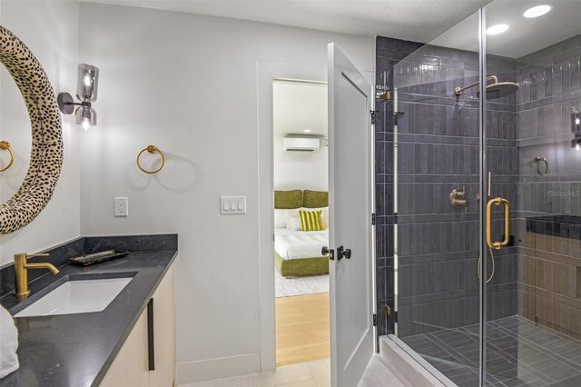 861 RAFAEL BOULEVARD NE, St Petersburg, FL 33704