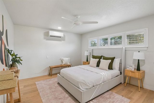 861 RAFAEL BOULEVARD NE, St Petersburg, FL 33704