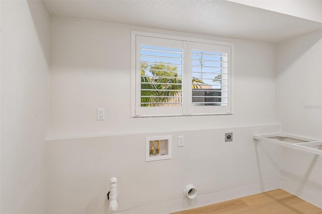 861 RAFAEL BOULEVARD NE, St Petersburg, FL 33704