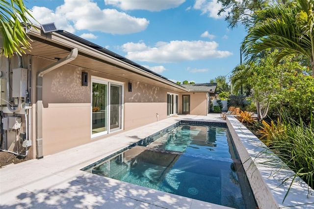 861 RAFAEL BOULEVARD NE, St Petersburg, FL 33704