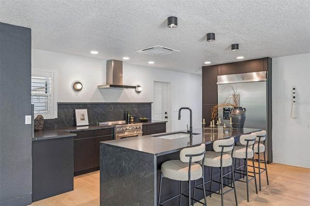 861 RAFAEL BOULEVARD NE, St Petersburg, FL 33704