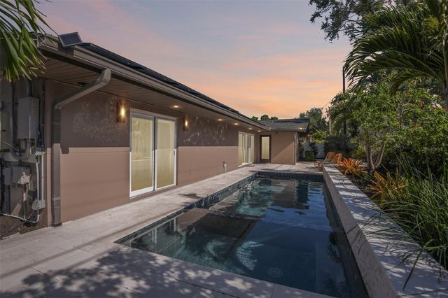 861 RAFAEL BOULEVARD NE, St Petersburg, FL 33704