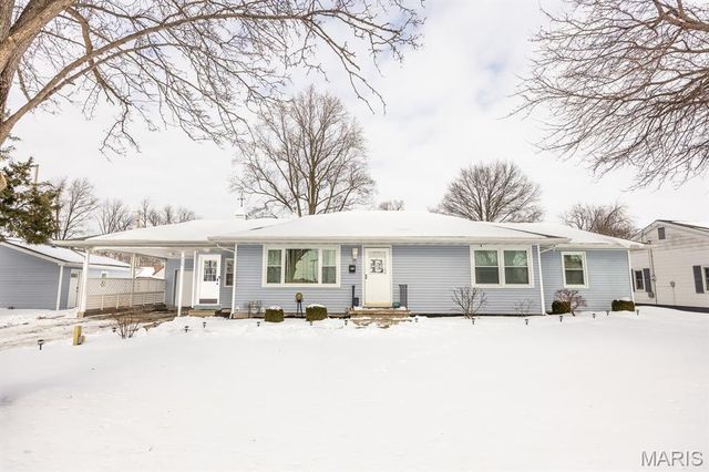 929 W South Street, Mascoutah, IL 62258