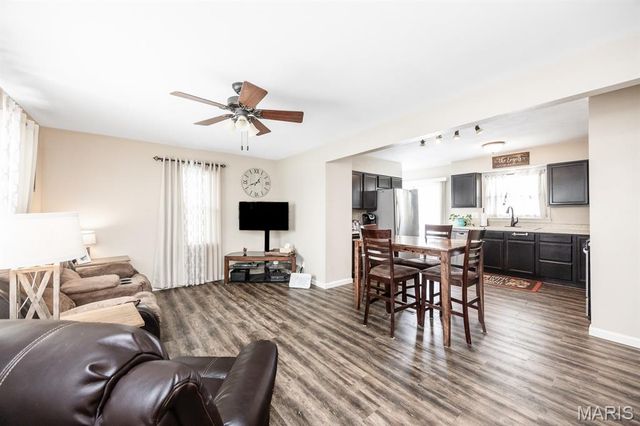 929 W South Street, Mascoutah, IL 62258