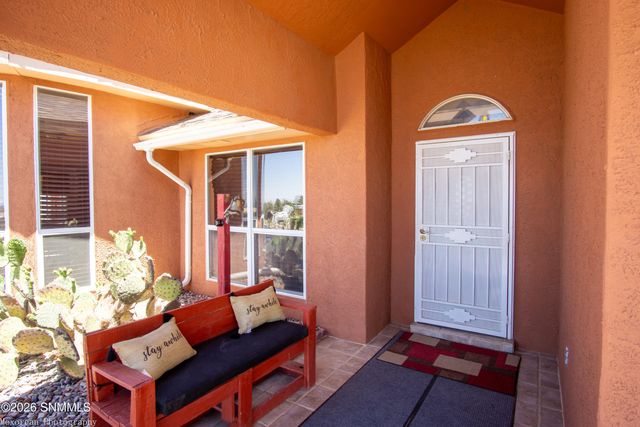 17610 Tierra Alta Drive, Las Cruces, NM 88011