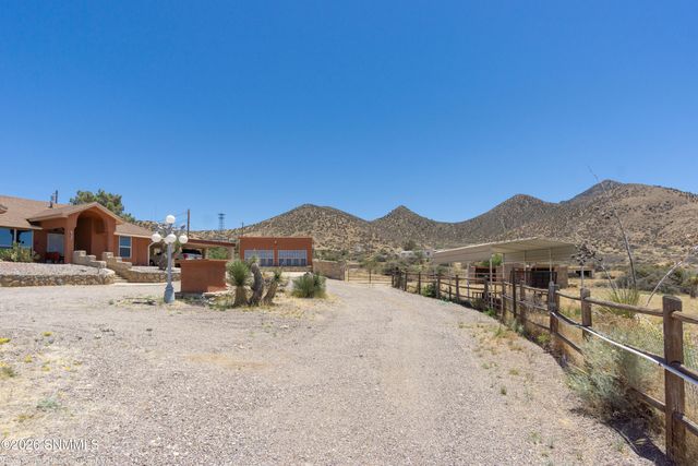 17610 Tierra Alta Drive, Las Cruces, NM 88011