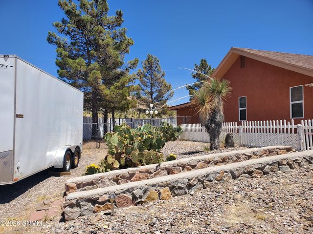 17610 Tierra Alta Drive, Las Cruces, NM 88011