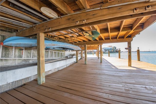 13501 QUEEN JOHANNA Ct, Corpus Christi, TX 78418