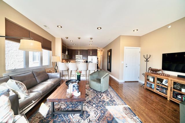 7934 W GRAND Avenue 2W, Elmwood Park, IL 60707