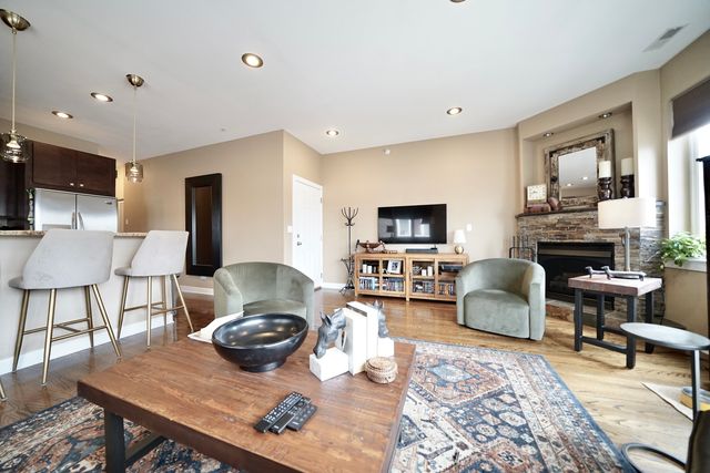 7934 W GRAND Avenue 2W, Elmwood Park, IL 60707