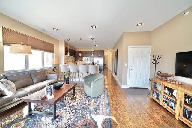 7934 W GRAND Avenue 2W, Elmwood Park, IL 60707