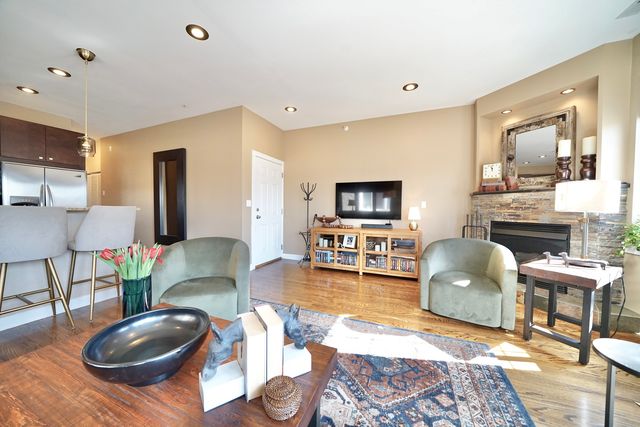 7934 W GRAND Avenue 2W, Elmwood Park, IL 60707