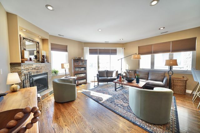 7934 W GRAND Avenue 2W, Elmwood Park, IL 60707