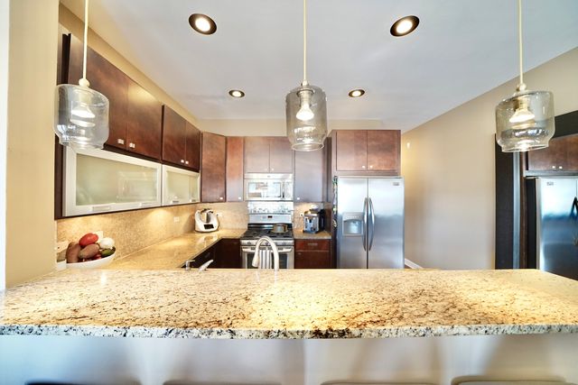 7934 W GRAND Avenue 2W, Elmwood Park, IL 60707