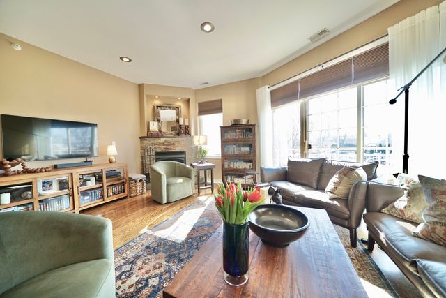 7934 W GRAND Avenue 2W, Elmwood Park, IL 60707