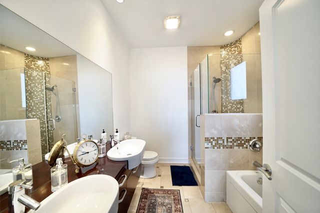 7934 W GRAND Avenue 2W, Elmwood Park, IL 60707