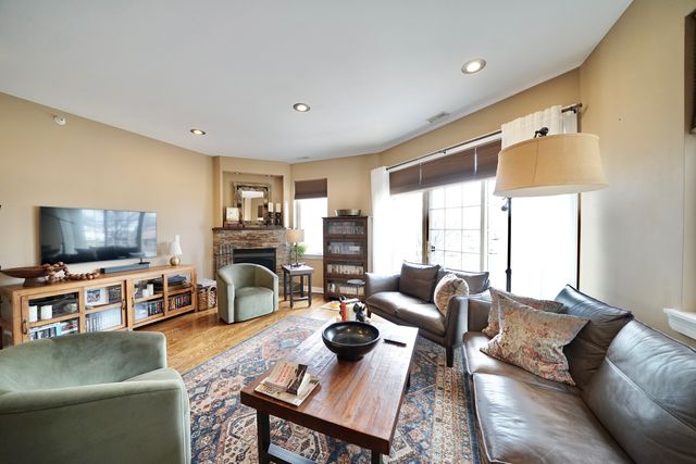 7934 W GRAND Avenue 2W, Elmwood Park, IL 60707