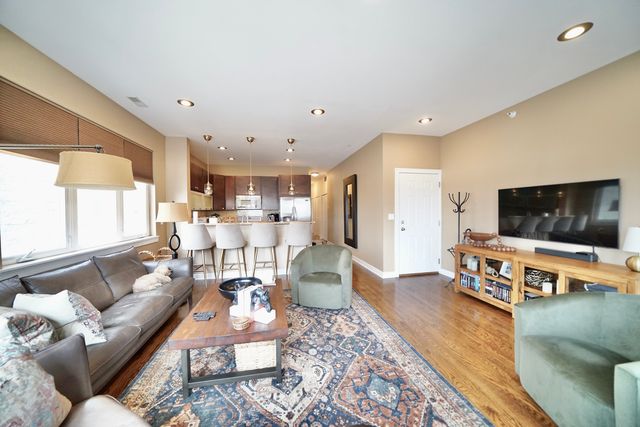 7934 W GRAND Avenue 2W, Elmwood Park, IL 60707